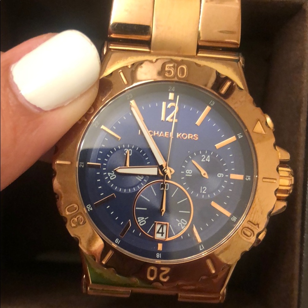 Michael Kors gold watch /blue face - Picture 3 of 8